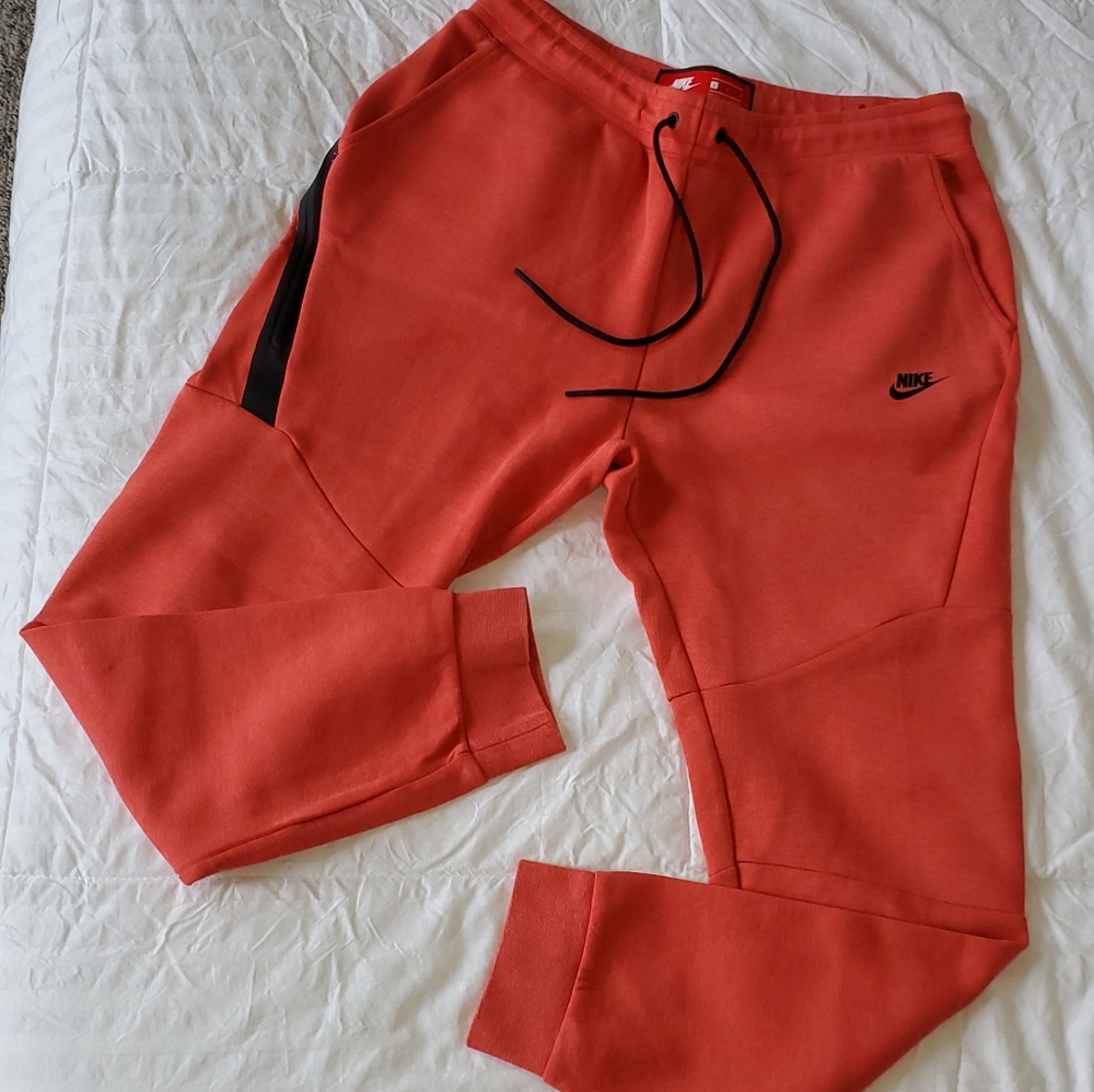 Nike Tech Fleece Jogger Pants - SZ LG